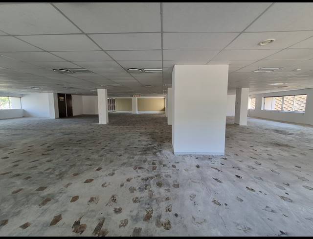 686M² OFFICE TO LET IN WOODMEAD
